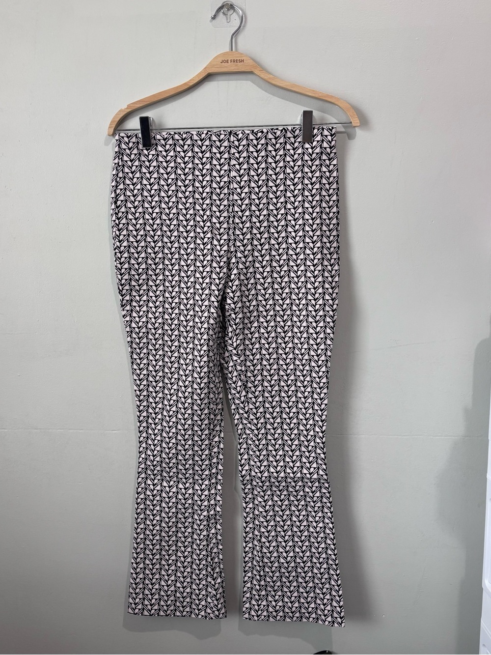 Jules & Leopold Geometric Knit Flare Pants | Black & White | Size Small